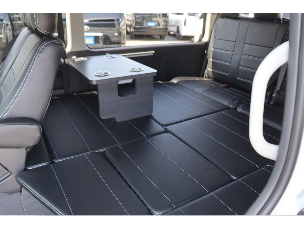 リビングモードでもテーブルの使用が可能です。