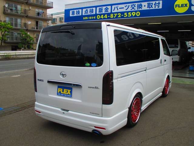 迫力のリヤビュー♪リヤバンパーが変わるだけでこんなにも迫力がでるんですねっ♪