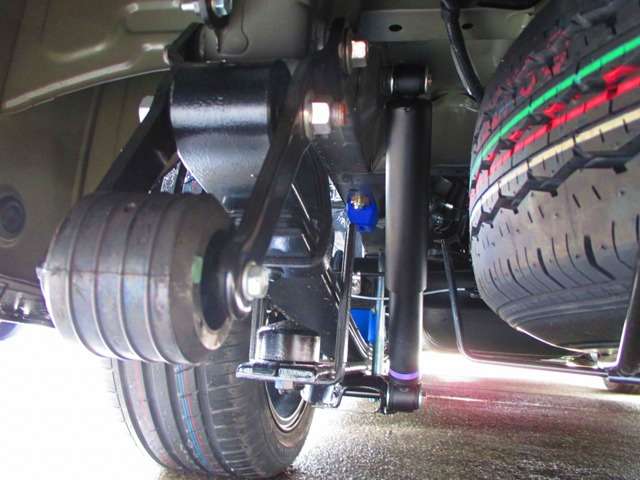 ローダウンブロックは２インチを採用！低フォルムの箱車はカッコいいですよっ！