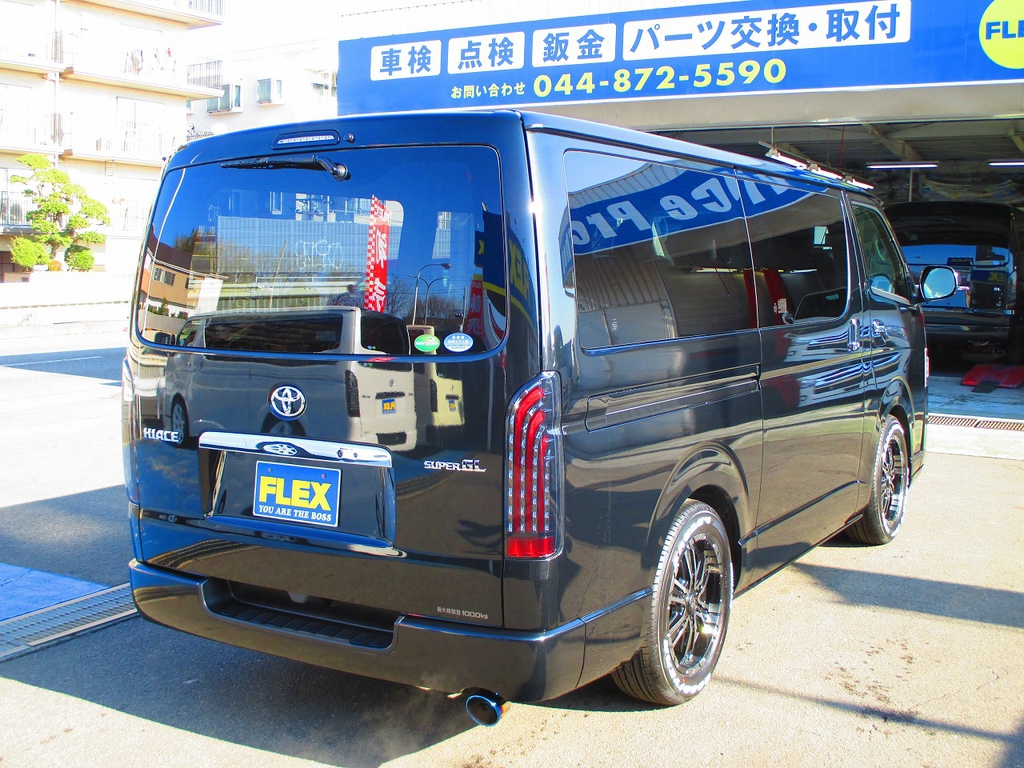 迫力の後ろ姿！装着されるテールはフレックスオリジナルカラー煌レッドバー！！！その光は鮮烈ですよっ♪
