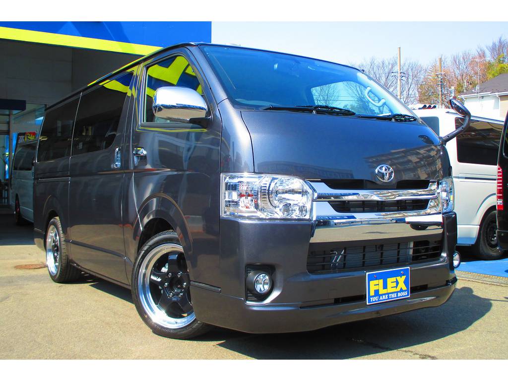 さぁこのハイエースを手に入れてみませんかっ！是非、現車を確認して下さいねっ♪カッコいいですよぉ！