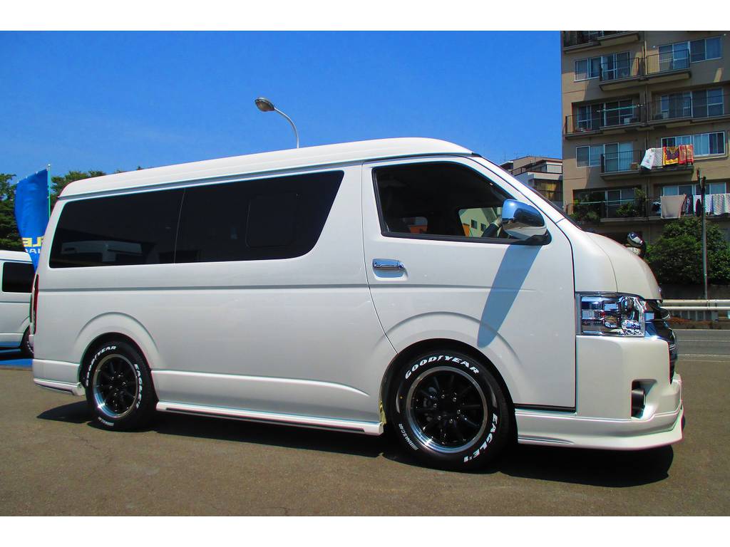 ミニバン界の王者はどこに行っても注目の的！こんな車で出かけてみませんかっ♪