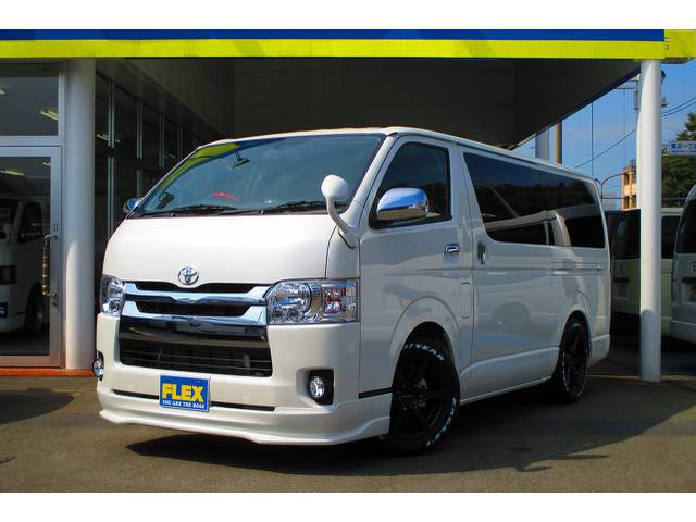 人気のナビパッケージ車が今度はＢＩＧナビパッケージ車として生まれ変わりましたよっ♪８型の大型モニターは見やすくてグッドです♪スタイリッシュでお洒落な一台ですよっ♪