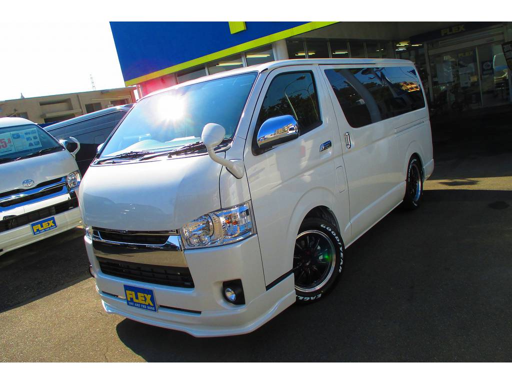 怒涛のディーゼルパワーとスタイリッシュカスタムの融合！ナビはカロッツェリア８インチ搭載車♪魅力溢れた一台ですよぉ♪