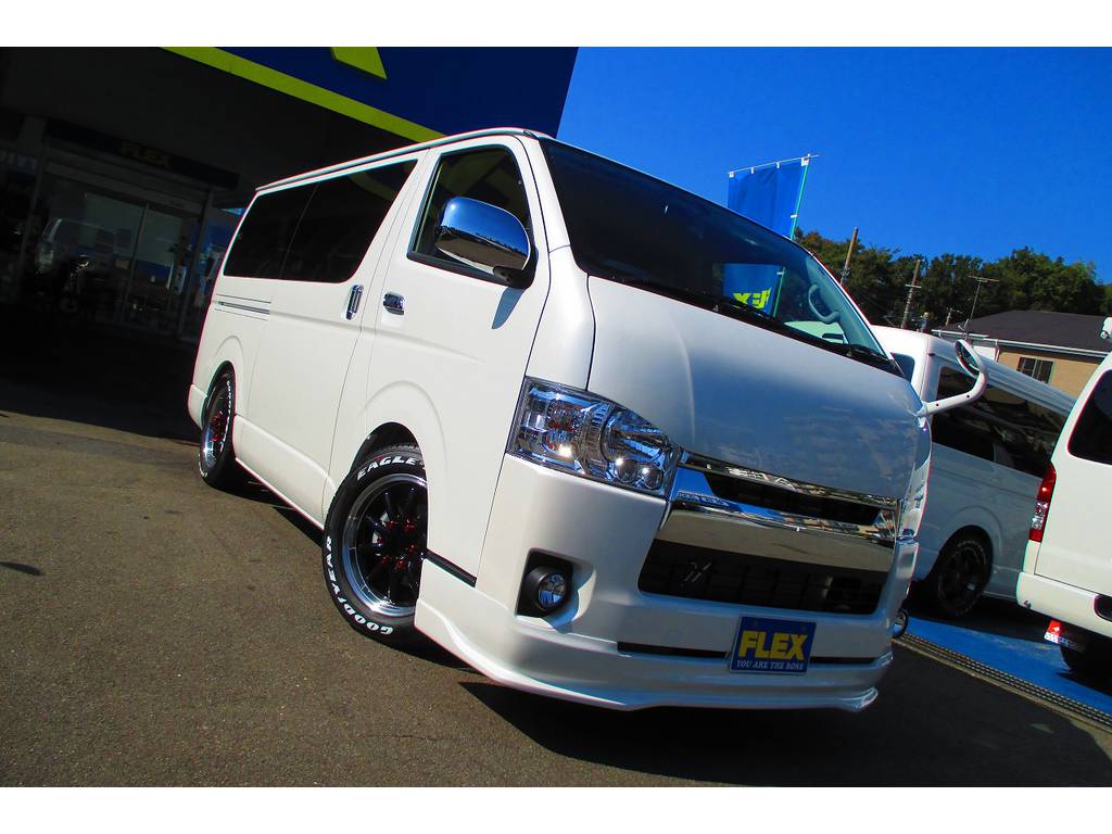 さぁこの純白のスタイリッシュナビパッケージ車を手に入れてみませんかっ♪是非現車を見に来てくださいねっ♪人気仕様の為、お早めにご検討下さいねっ♪