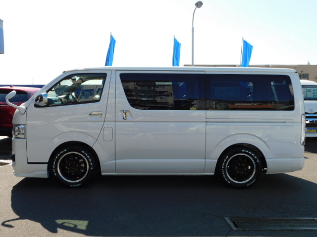 ２インチローダウンが織りなすこのローフォルム♪低い箱車はやっぱりカッコいいです！！！