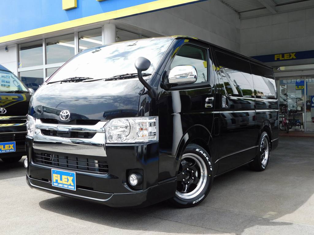 箱車といえばハイエースですねっ♪漆黒の帝王ここに降臨！