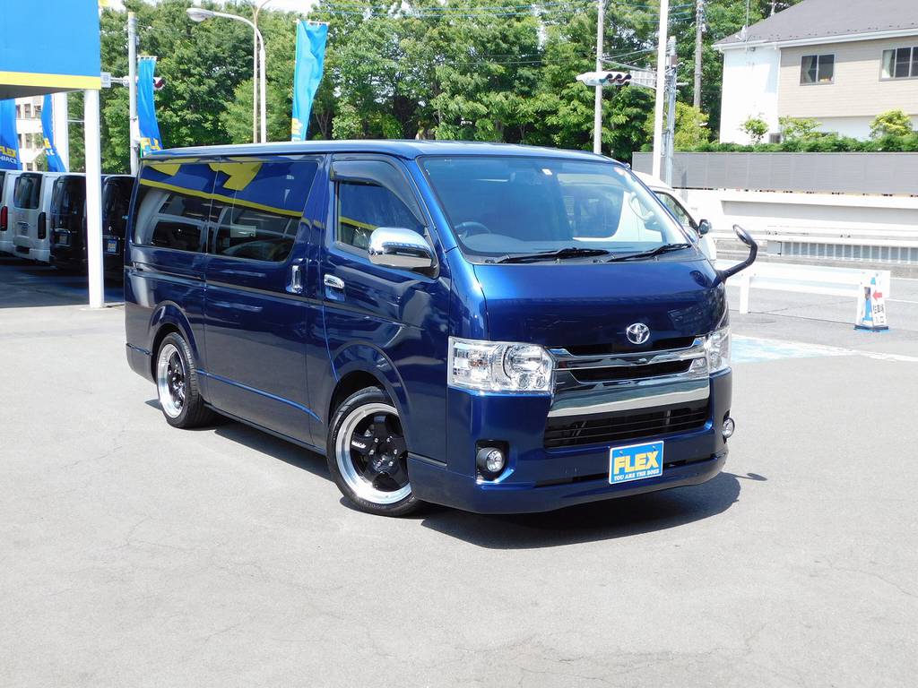 ダークブルーカスタムもカッコいい！パールやブラックだけがハイエースカスタムじゃないですよっ♪