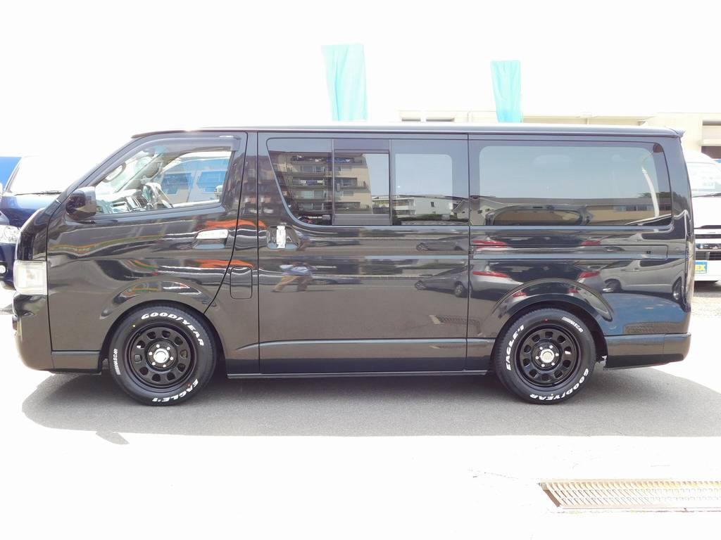 横から見てもカッコいい！フロントリップレスなので段差も気になりませんよっ♪ローダウンした箱車は五割増しでカッコいいですねっ！！！