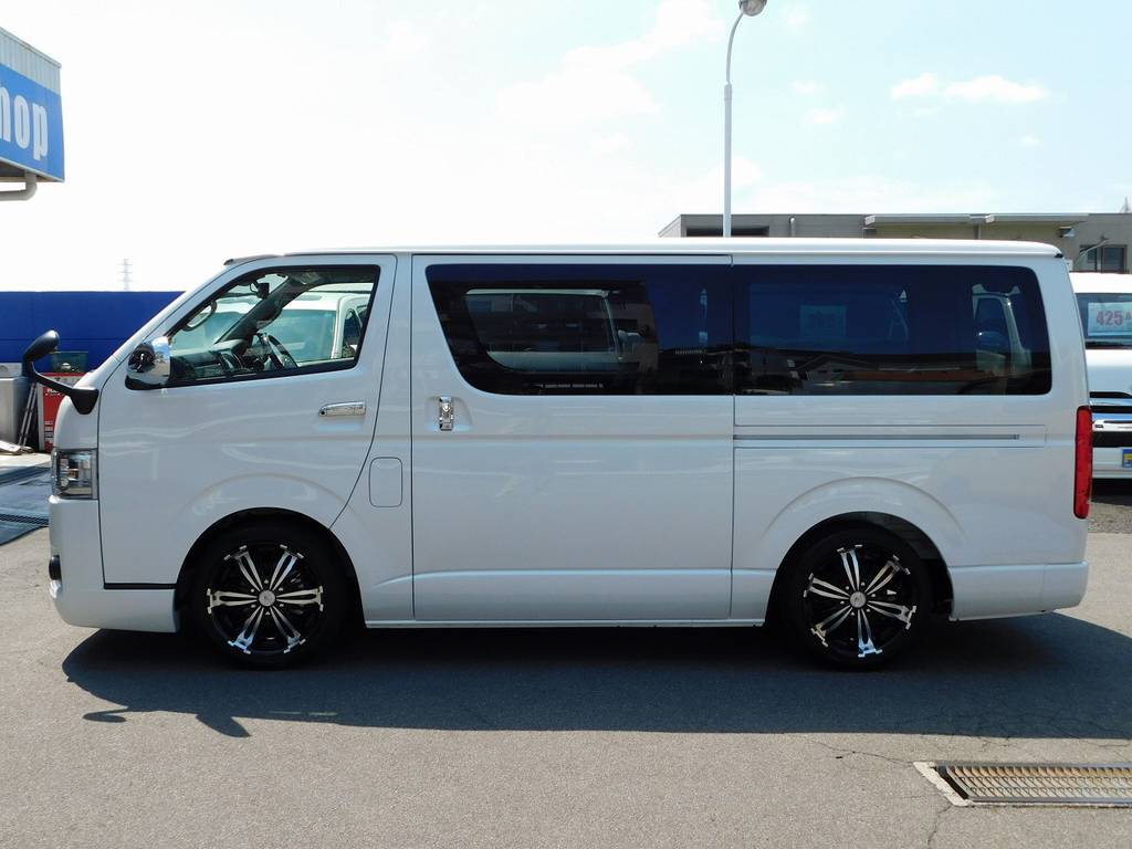 車高を下げた箱車はやっぱりカッコいいです！！！アルミホイールとのマッチングもグッドですねっ♪