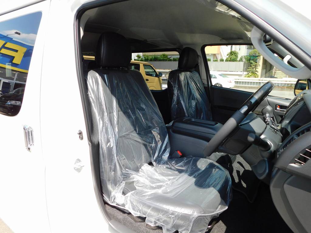 シートはダークプライム専用のハーフレザー♪高級感がありますねっ♪特別仕様車ならではの装備ですねっ♪
