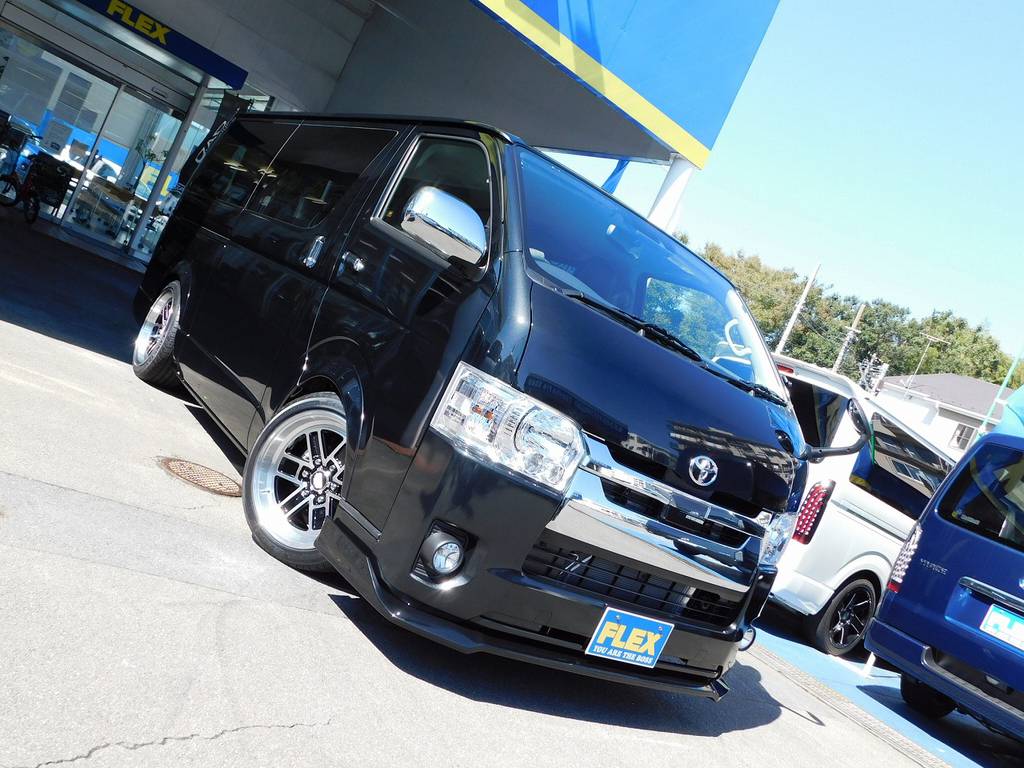 さぁ漆黒のレーシングカスタムを手に入れてみませんかっ♪現車確認大歓迎ですので是非、ご来店下さい♪