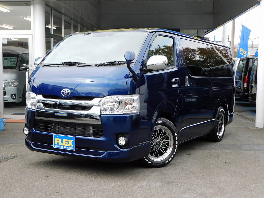 希少濃青のライトカスタムパッケージ車堂々完成致しましたよっ♪パールやブラックばかりじゃハイエースカスタムじゃない！！！