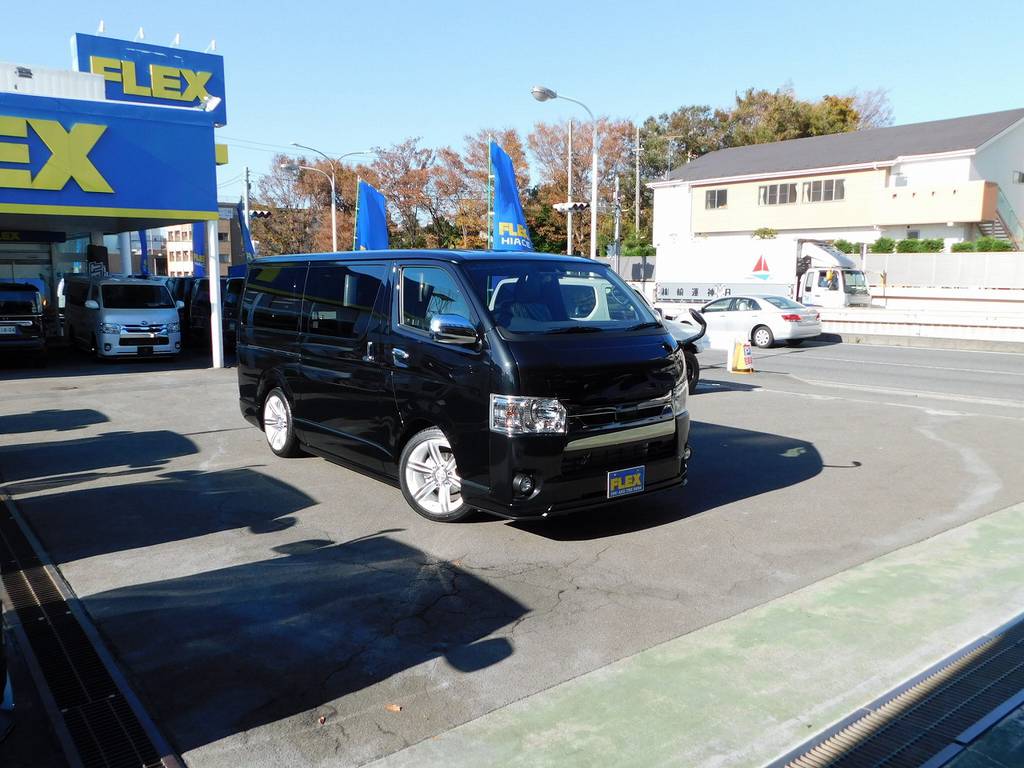 スタイリッシュにそして威風堂々とした姿！カスタムした箱車はカッコいいですねっ！