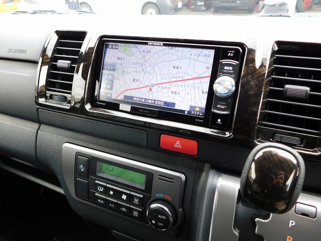 搭載されているナビはカロッツェリア製！見やすさと使いやすさが人気のナビ♪車両価格に含まれてますので追加で頂く事は御座いません♪