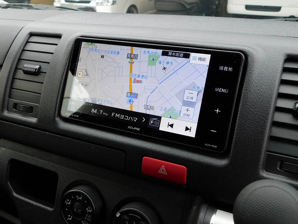 ナビは新品のイクリプス製を装着！車両価格込みですので追加費用は必要ありません！新しいナビはやっぱり良いですよっ♪さらにバックカメラ付きです！