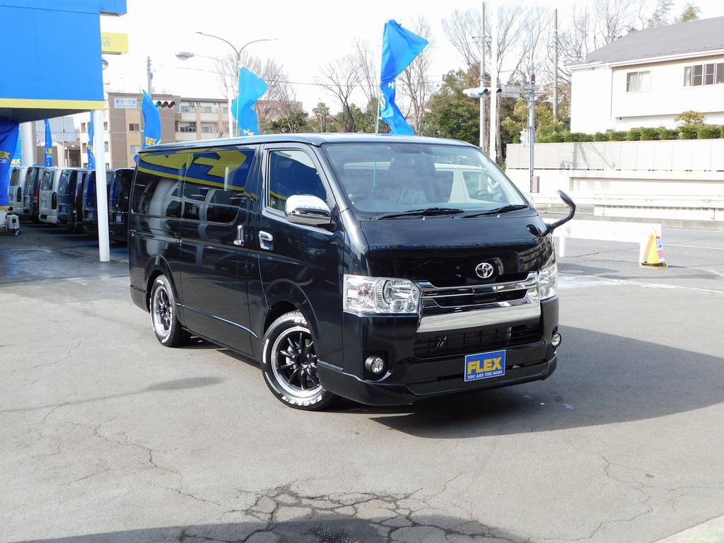 シンプルスタイリッシュの中にもキャブバンの王者としての風格がありますねっ！！！