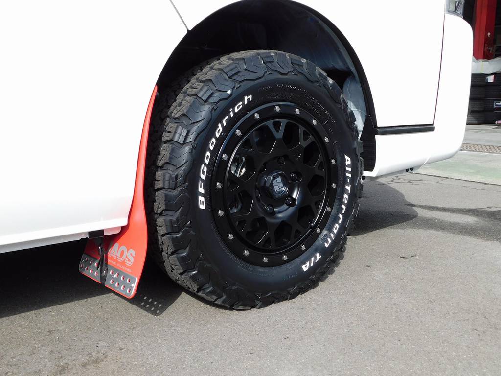 これぞ４ＷＤ！エクストリームＪ・１６インチアルミにＢＦグッドリッチオールテレンタイヤの組み合わせで悪路走行もなんのそのです！！！