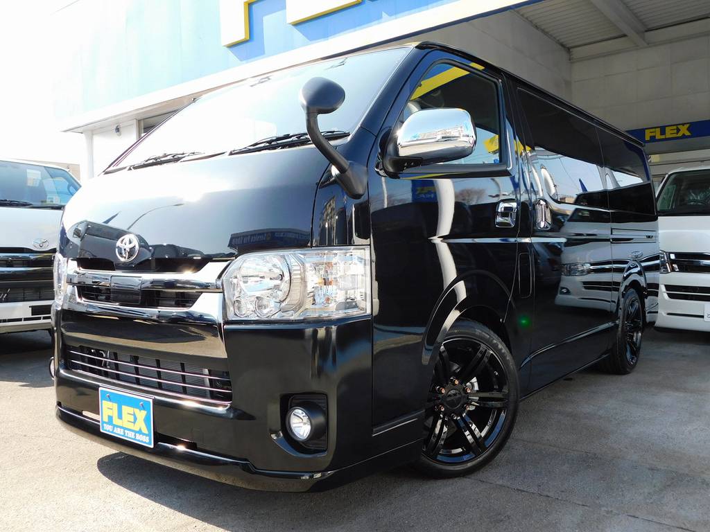 箱車の王様ハイエース！威風堂々としたこの姿！ブラックハイエースはカッコいいですねっ♪
