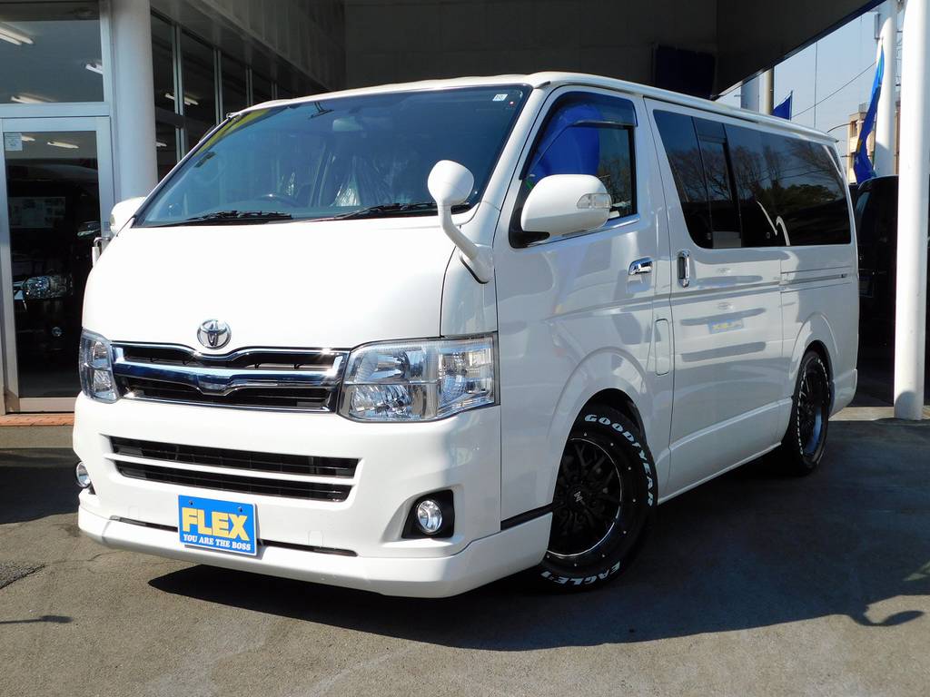 Ｈ２４年式・純白の３型カスタム車入庫致しました♪いまだ人気衰え知らずの３型ハイエース！！！