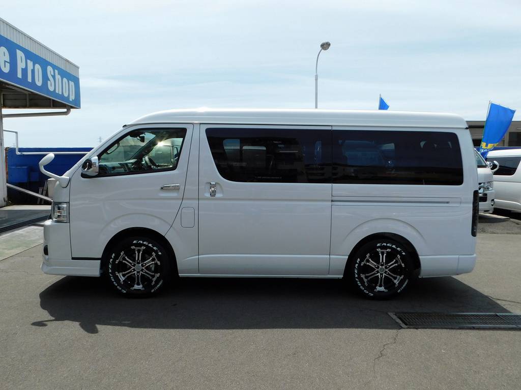 適度なローダウンで段差等も気になりませんよっ♪これぞ箱車って感じの風格ですねっ♪