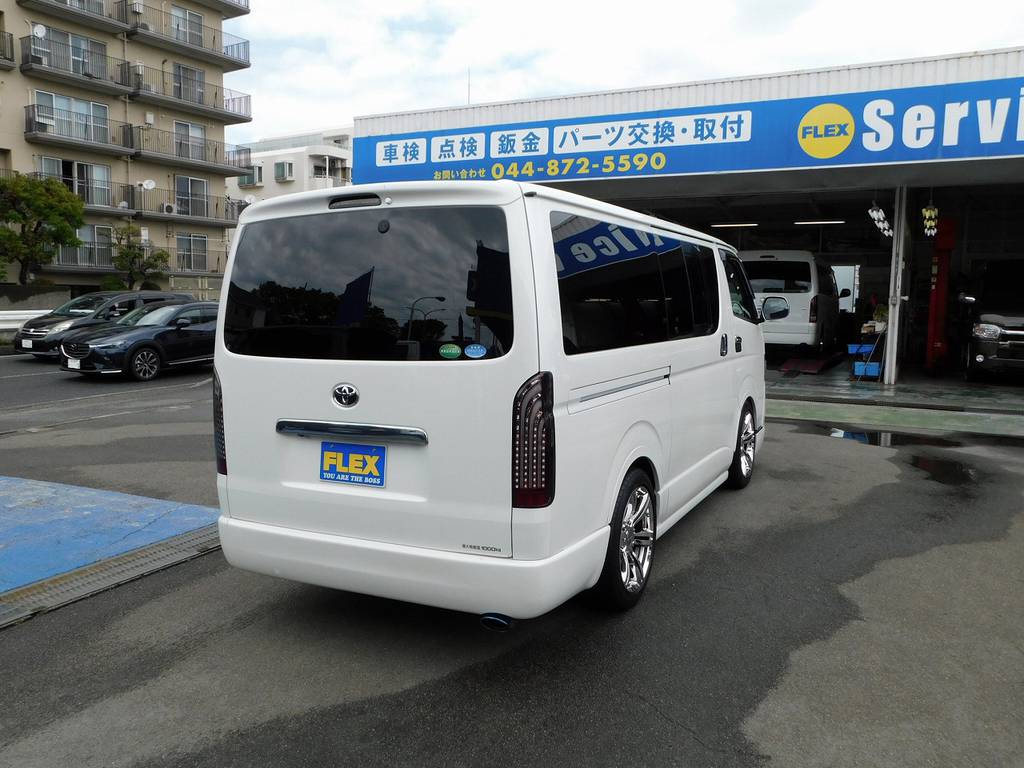 スタイリッシュな後ろ姿♪テール・ハイマウントはもちろんＬＥＤに換装済み♪