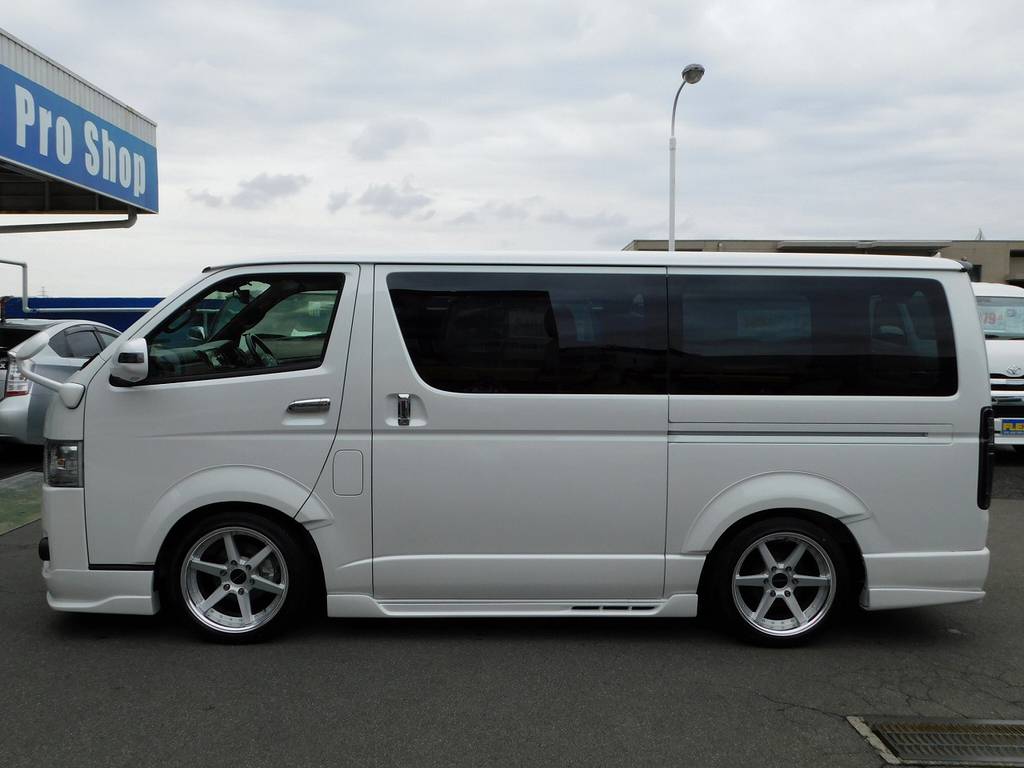 横からみても美しいこの姿！低い箱車はカッコいいに決まってますねっ！！！