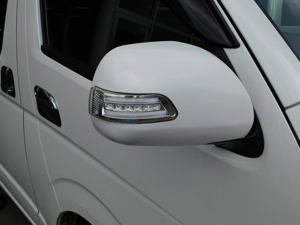 ＬＥＤドアミラーウィンカーはクリアレンズのマーカー色ホワイトです！夜には美しく光ります！！！