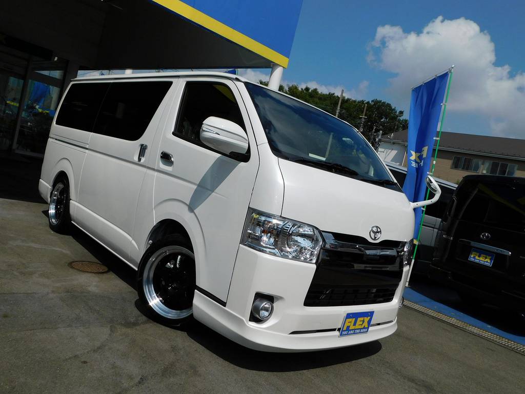 さぁこの車を手に入れてみませんかっ♪５０ＴＨアニバーサリーリミテッドは在庫であるだけですのでお早めに♪現車確認はいつでも大歓迎です！！！