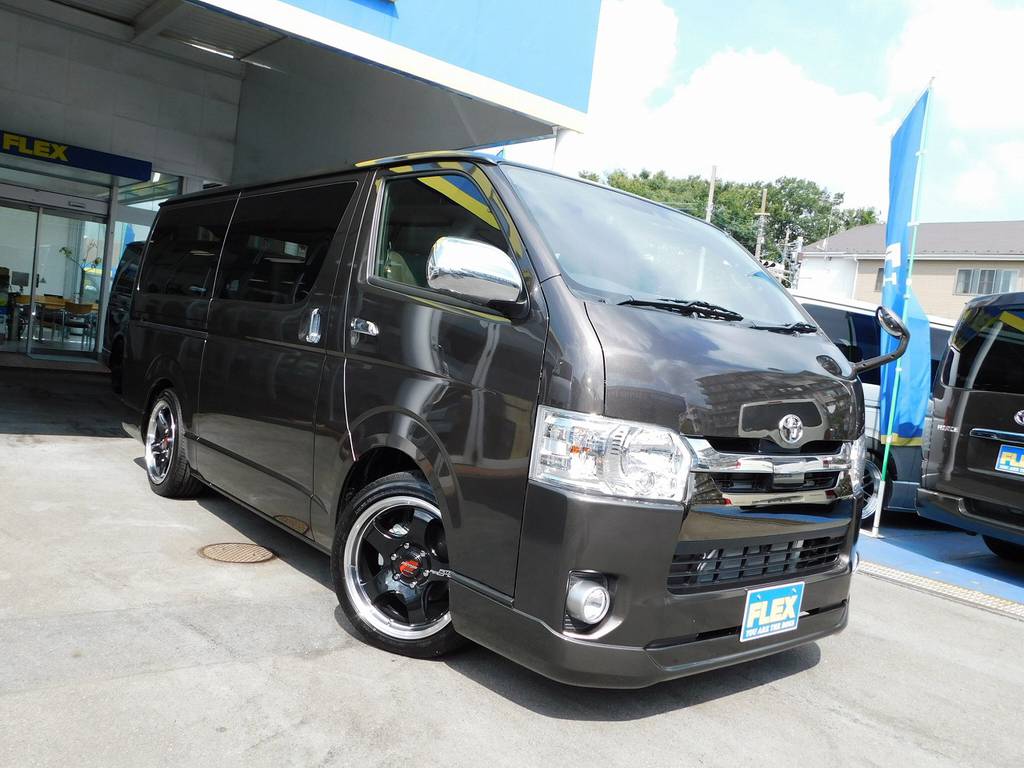 さぁこの車を手に入れてみませんかっ♪５０ＴＨを手に入れるラストチャンスですので是非、ご検討下さい♪現車確認はいつでも大歓迎ですよっ！！！