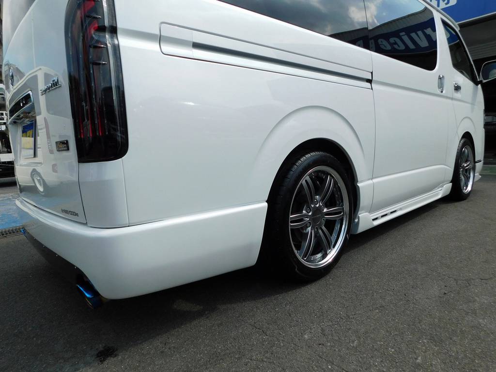フルエアロ車だけが持つこの美しいライン！威厳・風格文句無し！