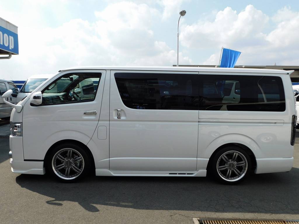 横から見てもカッコいい！フルエアロを纏った箱車がカッコよくない訳はないですねっ♪