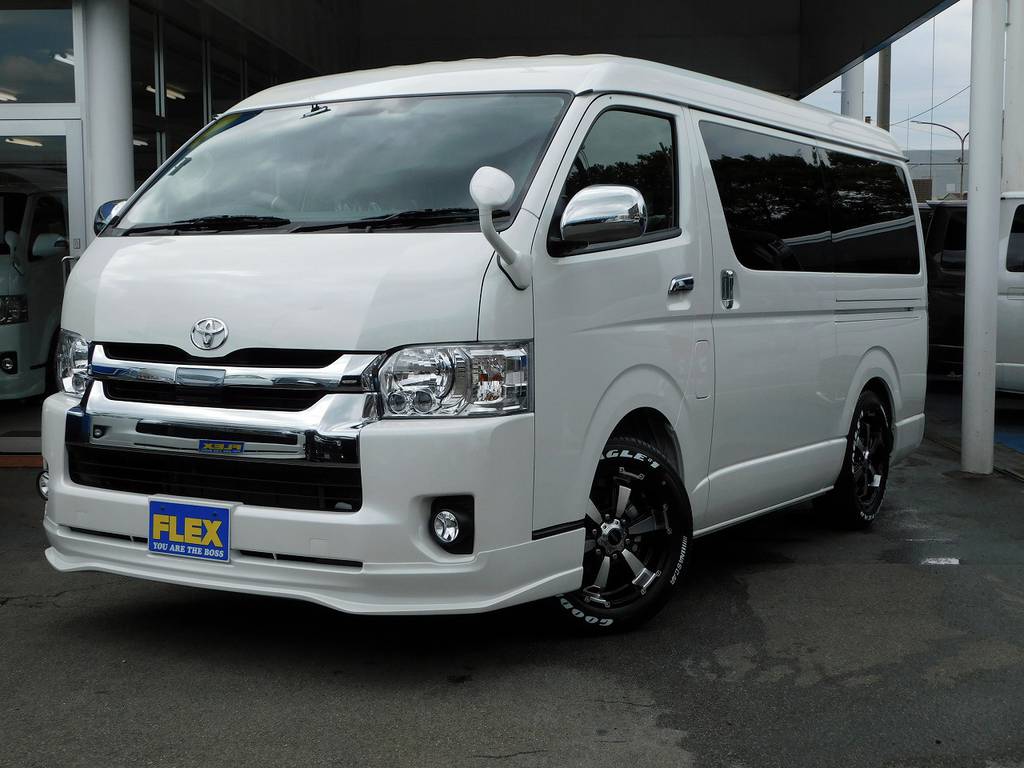 新車ワゴンＧＬ・純白の４ＷＤ！人気のトリプルモニター仕様とＲ１内装架装のコラボレーションモデル♪ドライブに出かけたくなる車ですよっ♪