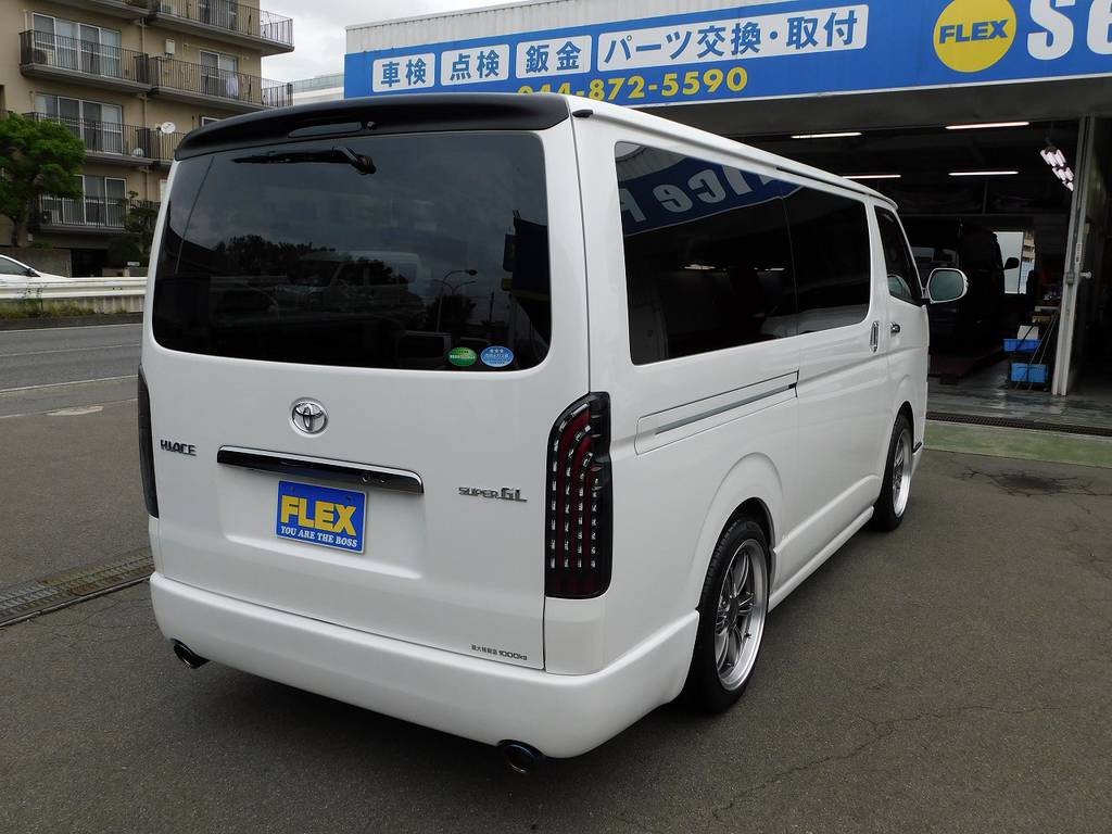 スタイリッシュな後ろ姿♪テール・ハイマウントはもちろんＬＥＤに換装済み♪
