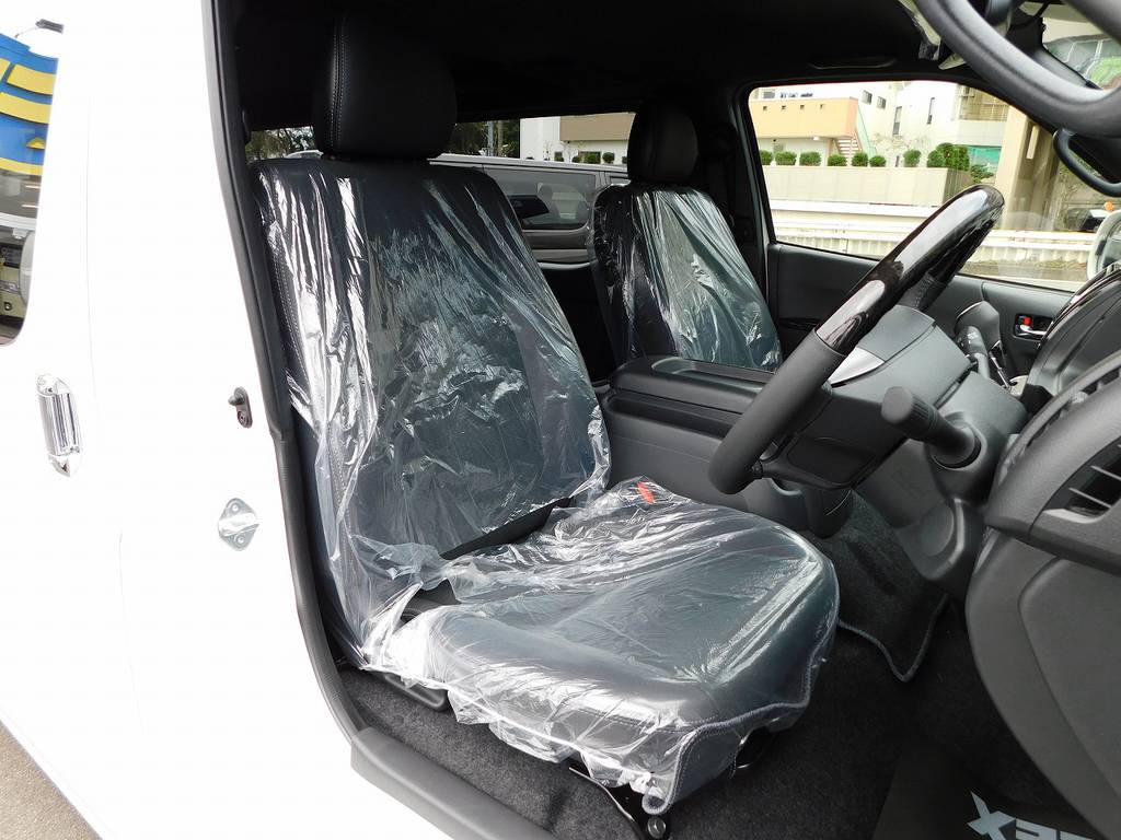 限定車専用のハーフレザーシート！ダークグレーの色味も素敵ですよっ！！！