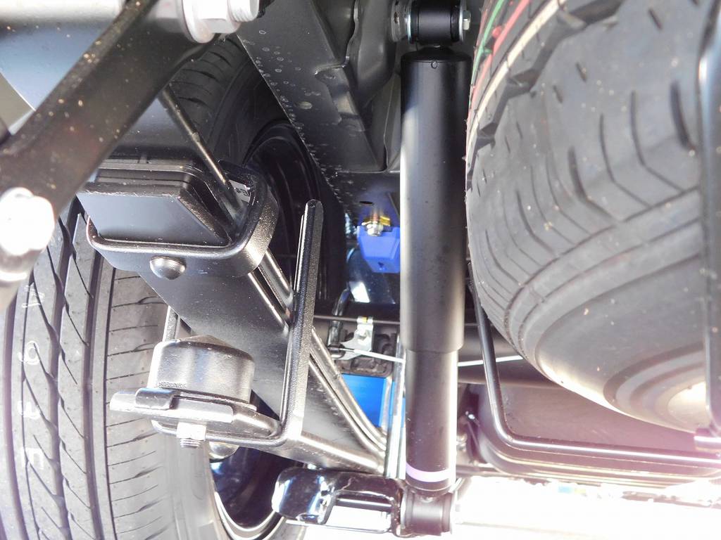 ローダウンは２インチを装着！約５センチのローダウンで見た目がカッコ良く変貌致します♪