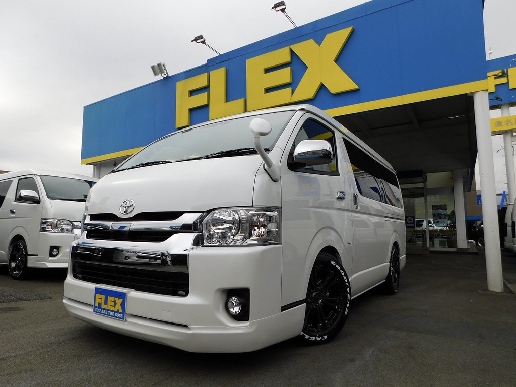 ファミリーから大人気のトリプルモニターパッケージ車！お子様は大興奮の広さ♪早いもの勝ちの一台ですよぉ♪