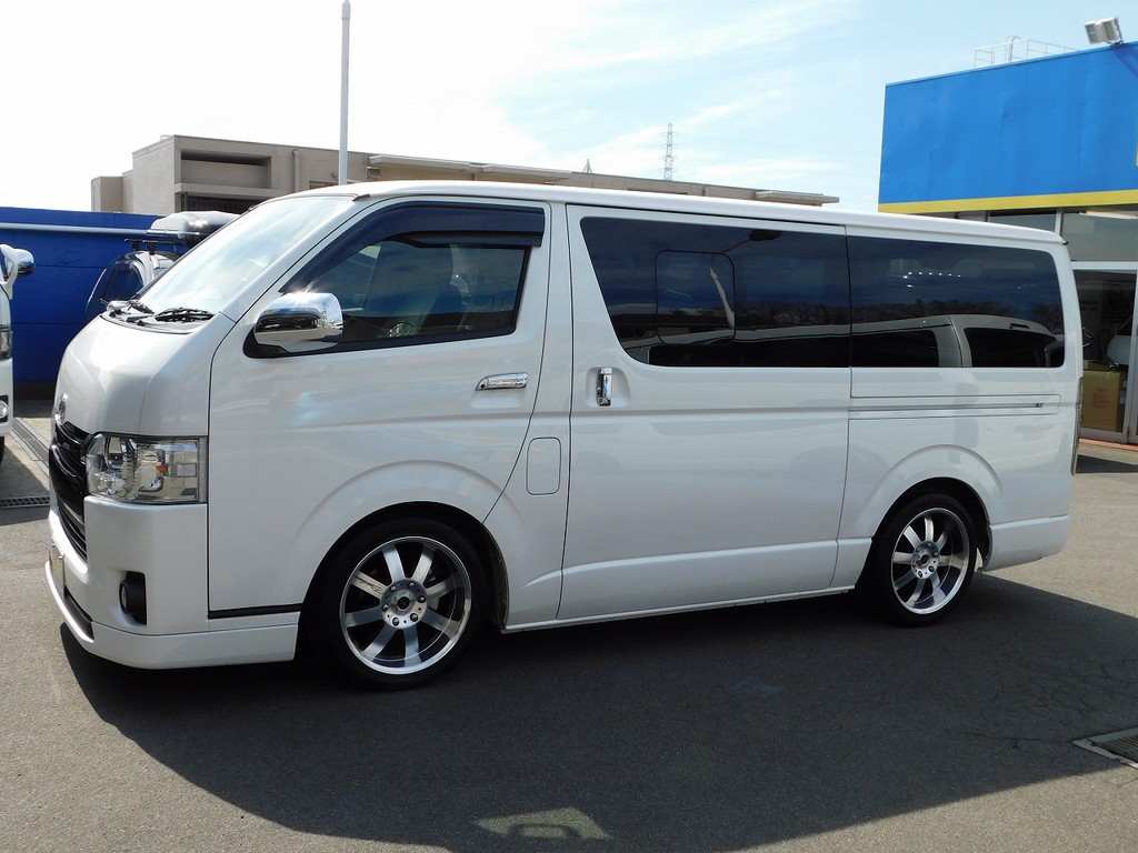 横から見てもカッコいい！！！低い箱車は問答無用でカッコいいですねっ♪