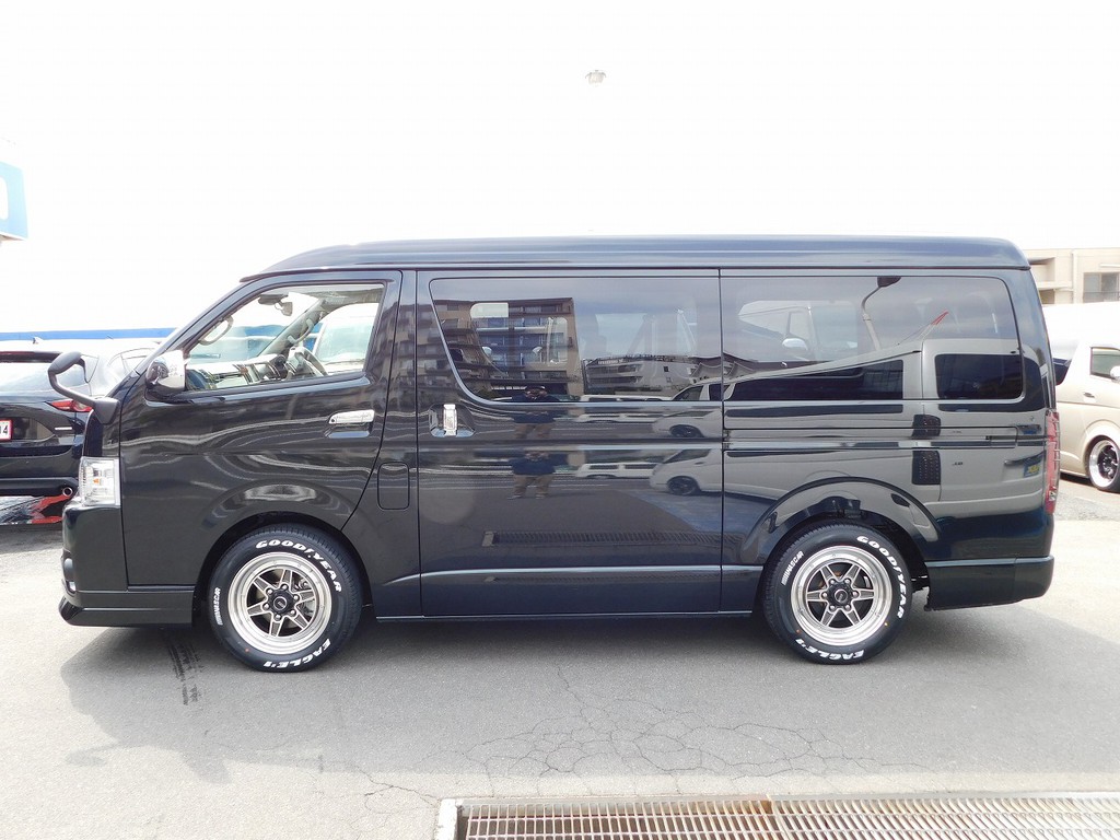 この箱感がたまりませんねっ！箱車と言ったらハイエースですねっ！！！