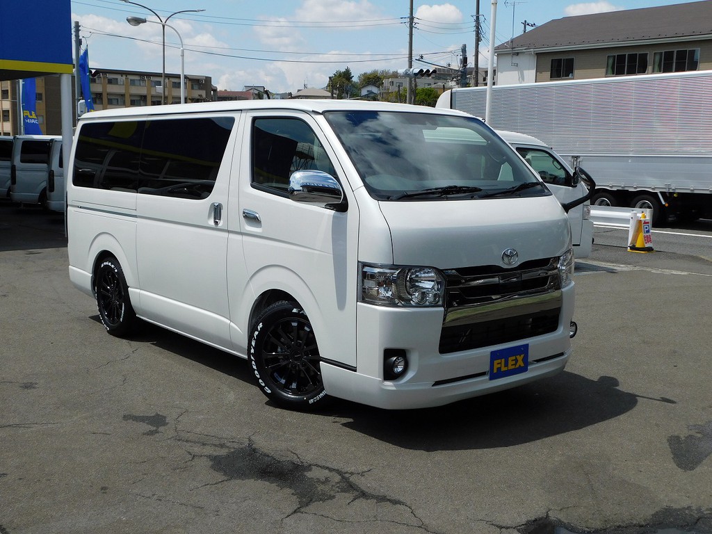 箱車の帝王と言ったらハイエース♪人とは違うハイエースと言えばフレックスです♪