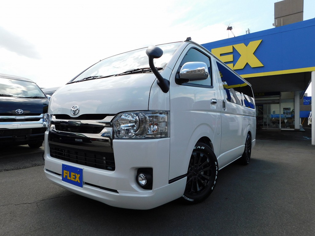 基本カスタムを押さえた人気のライトカスタムパッケージ車！お買い得なお値段ですので是非、ご検討下さいねっ♪