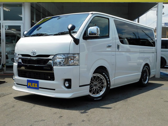 新型ハイエースナビパッケージ車完成致しました♪進化したハイエースを是非ご覧ください♪