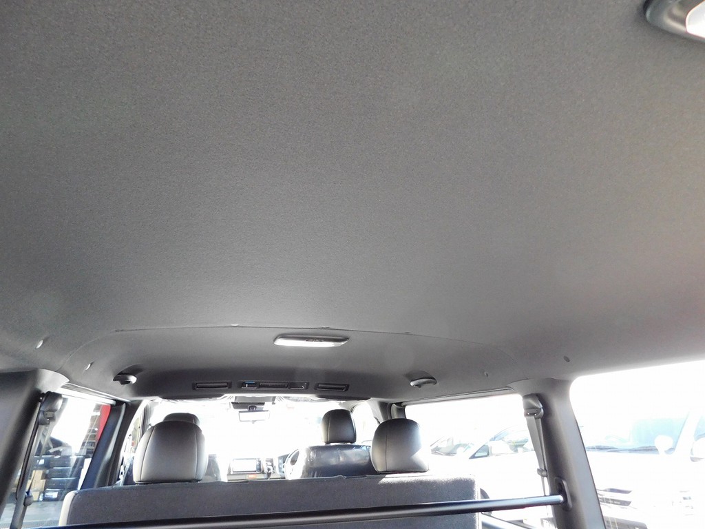 ダークプライムⅡ専用のブラック内装！！！シックでカッコいい内装となっております♪