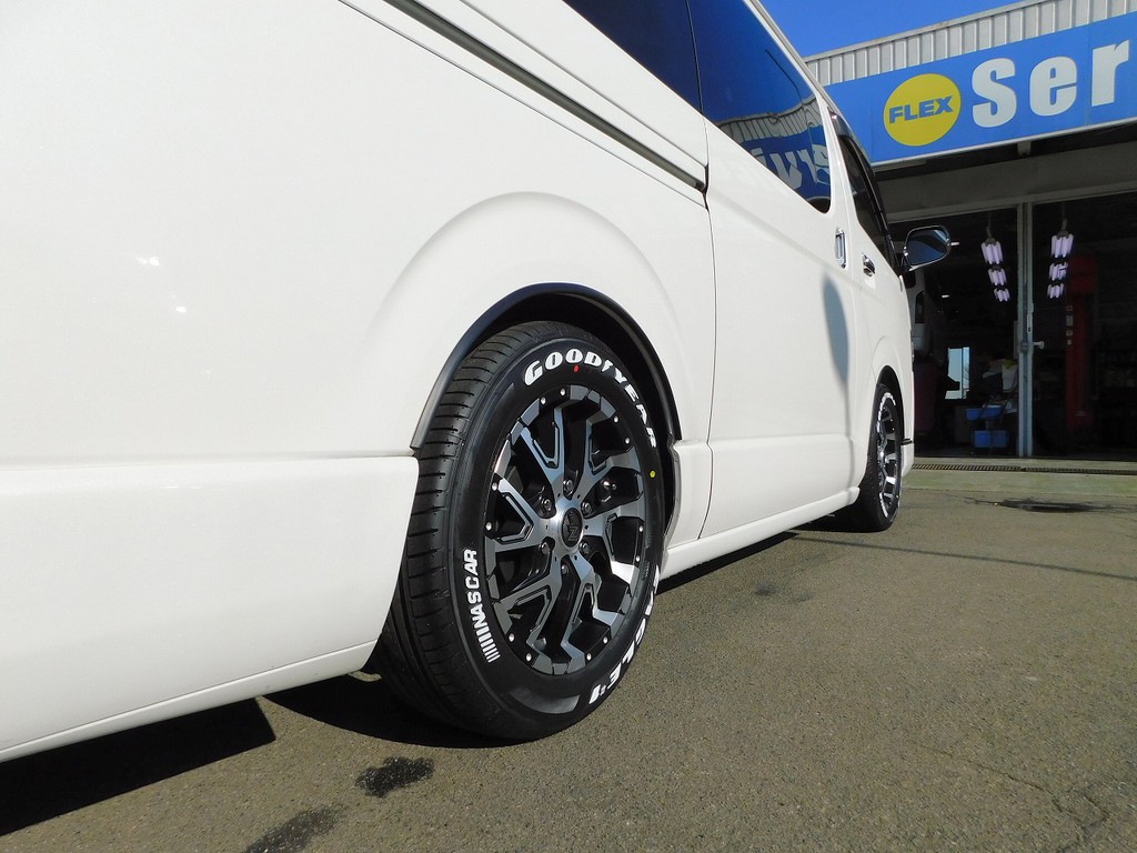 フルエアロ車だけが出せるこの統一された美しいライン！！！