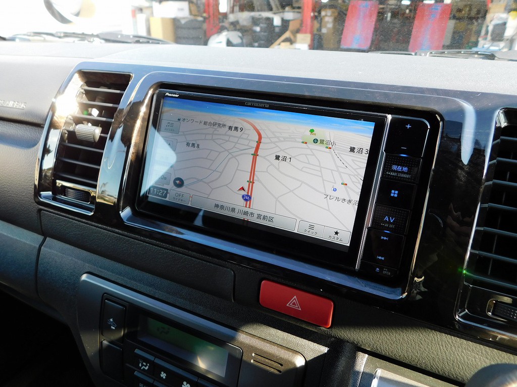 今どきナビは当たり前の装備♪パイオニア製を装着！もちろん車両価格に含まれておりますよっ♪