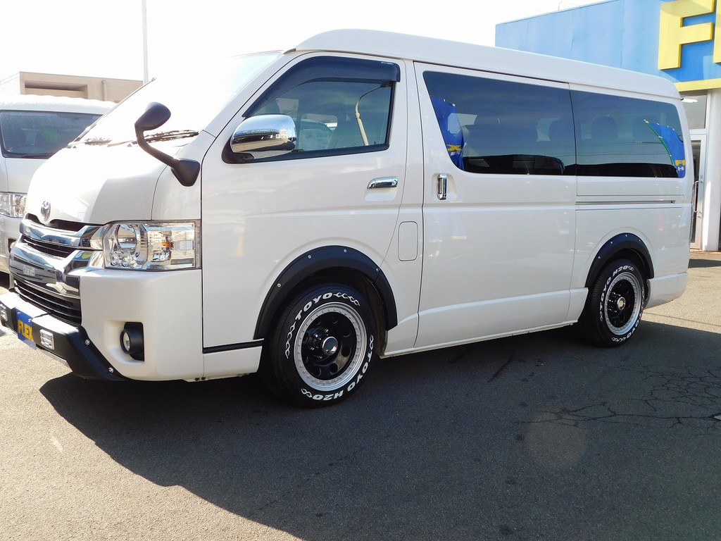 ファミリーに大人気のワゴンＧＬ１０人乗り！カッコいい車で出掛けませんかっ♪