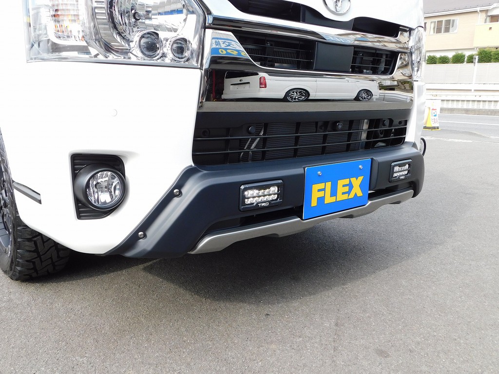 フロントスポイラーはＴＲＤ製を装着！ロゴ入りが本物の証！ワイルドな感じに仕上がってますねっ♪