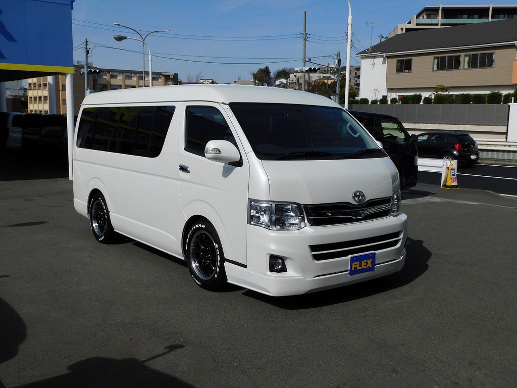 威風堂々としたこのたたずまい♪こんな車で送迎したり出掛けたりしてみませんかっ♪