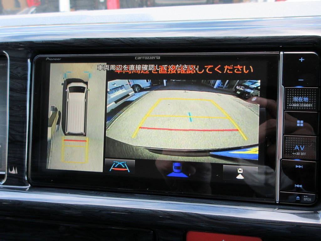 現行型より採用されたパノラミックビューモニター♪駐車時の安心感が違いますねっ♪