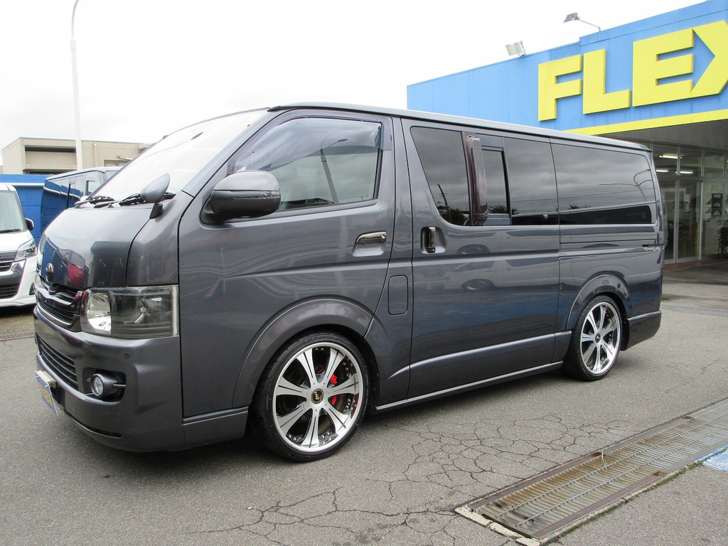 低い箱車は問答無用でカッコいい！フロントリップレスですので段差も気になりませんよっ！！！